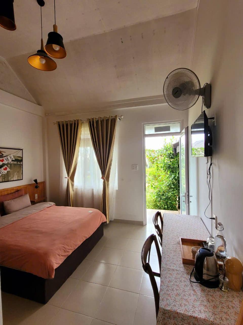 La Nha Homestay Da Lat Eksteriør billede